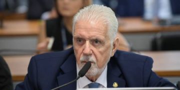 Jaques Wagner admite que não consultou Lula antes de articular votação da PL da dosimetria