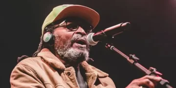 Edson Gomes se pronuncia sobre fim da carreira após rumores de despedida