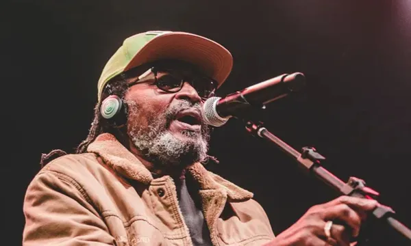 Edson Gomes se pronuncia sobre fim da carreira após rumores de despedida