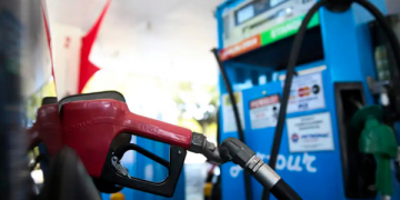 Operação autua postos de gasolina e fecha bombas irregulares em Salvador e RMS