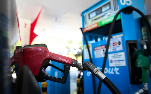 Operação autua postos de gasolina e fecha bombas irregulares em Salvador e RMS