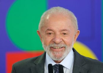 Lula lidera o 1º turno em todos os cenários para a presidência, aponta pesquisa