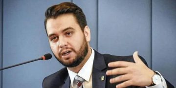 PF prende Filipe Martins, ex-assessor de Bolsonaro