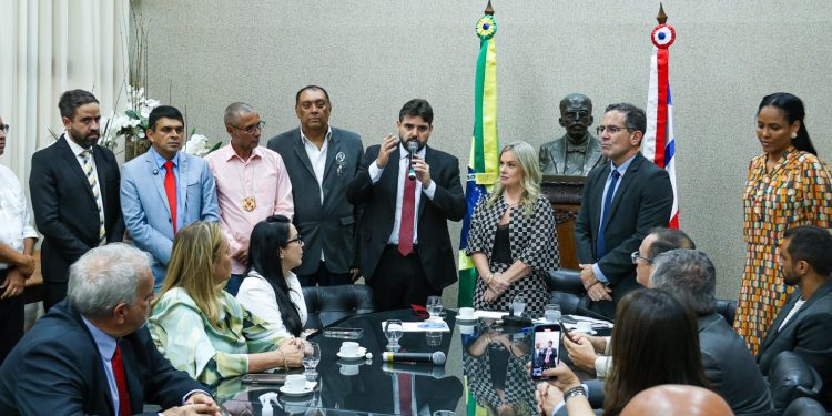 Nova PEC muda aposentadoria de policiais e cria regra única; entenda o que pode mudar