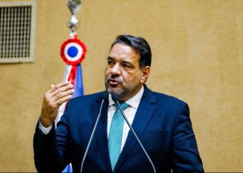 Sanches questiona atraso de salário a médicos na gestão Jerônimo: “R$ 26 bilhões em empréstimo e não paga”