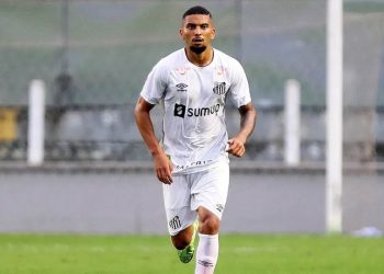 ‘DATE’ ERRADO: jogador de futebol é preso em flagrante por estupro após encontro marcado por aplicativo em Salvador