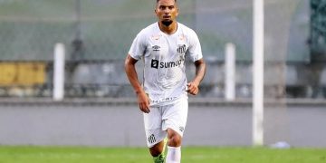 ‘DATE’ ERRADO: jogador de futebol é preso em flagrante por estupro após encontro marcado por aplicativo em Salvador