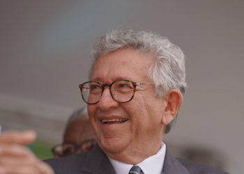 Caetano celebra escolha de Camaçari como melhor cidade do Brasil para fazer negócios na indústria