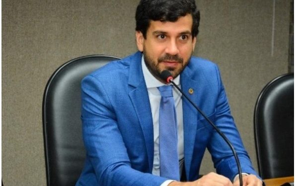 Deputado apresenta indicação para reduzir tarifa de esgoto da Embasa