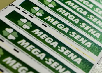 Mega-Sena acumula e prêmio vai a R$ 12 milhões; veja os números sorteados
